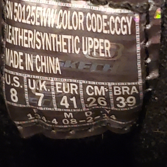 Men's size 8 Skechers - Picture 2 of 4